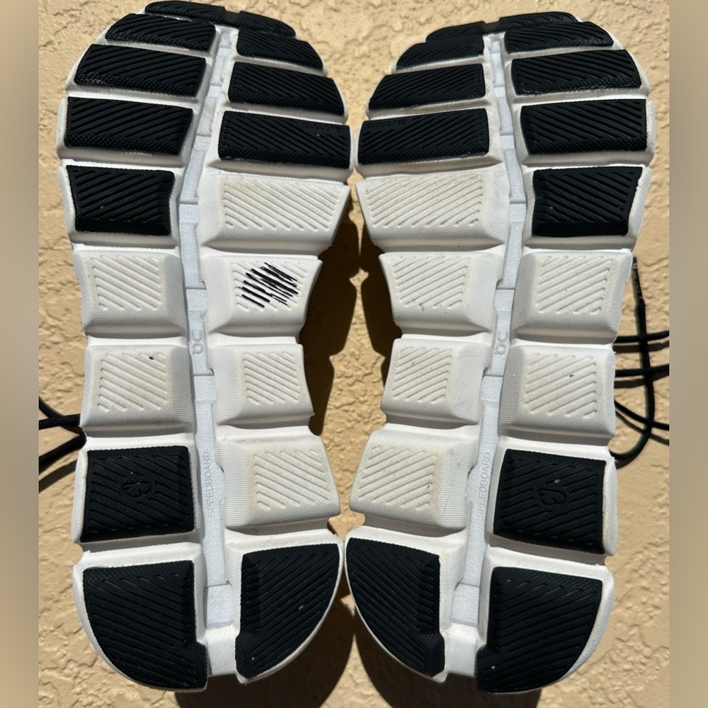 On Cloud / On Running X White Reflective Running Shoes Women’s Size 9.5 in VGC - Picture 14 of 15
